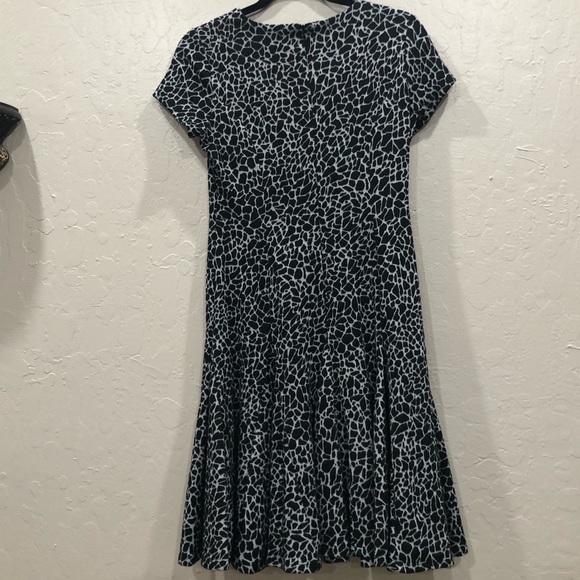 Calvin Klein Printed Short-Sleeve Dress - Picture 5 of 6